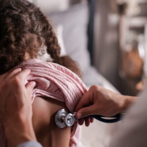 Oscultando a niña en Matrioska